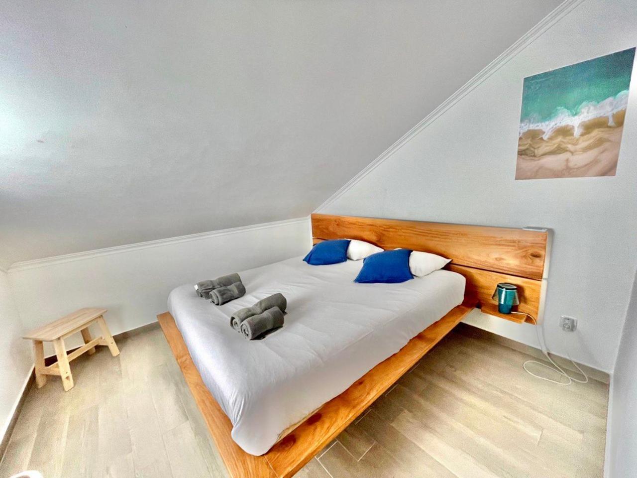 Surfness Lodge Baleal Habitación foto
